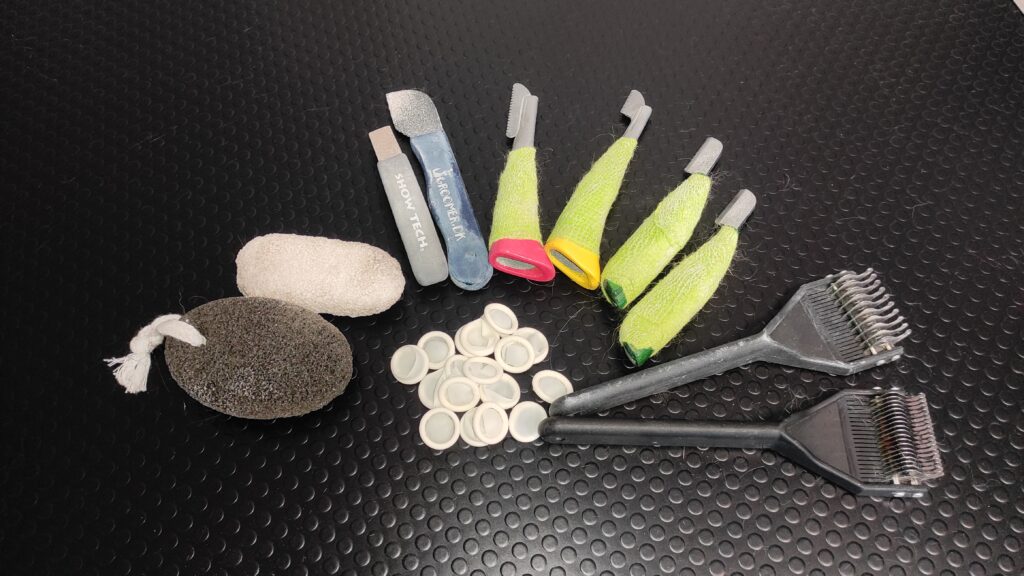 Przykłady sprzętów stosowanych do trymowania.